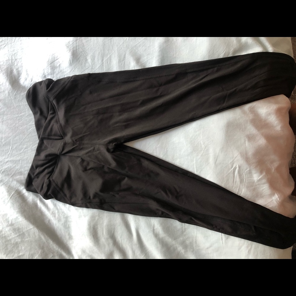 V front leggings